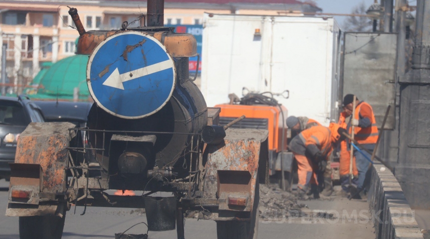 Какие дороги Кировского округа Омска должны отремонтировать в апреле 2025 года?