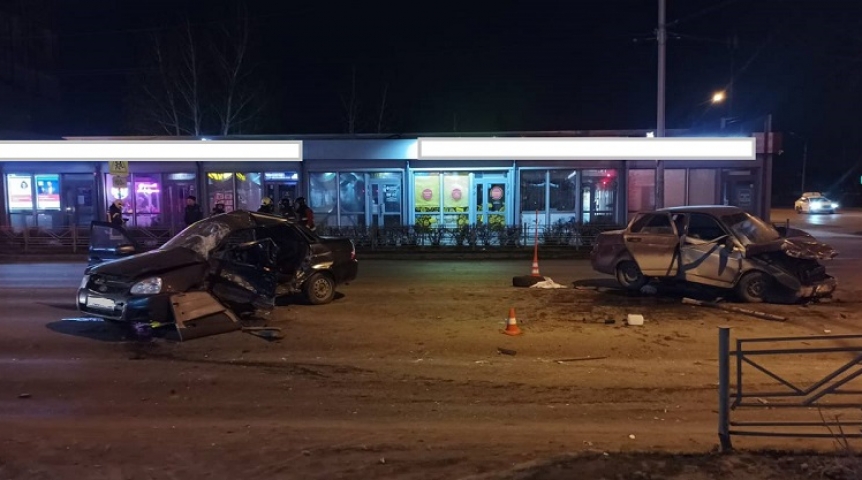 Ночью в центре Омска случилось жуткое ДТП со смертельным исходом