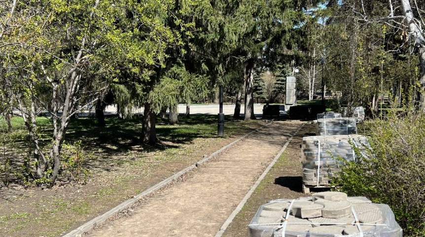 Мэрия Омска высказалась об обновлении сквера имени Борцов Революции