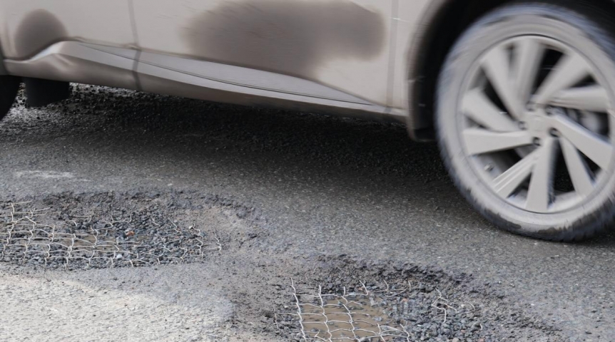 Омских дорожников уличили в уничтожении асфальта