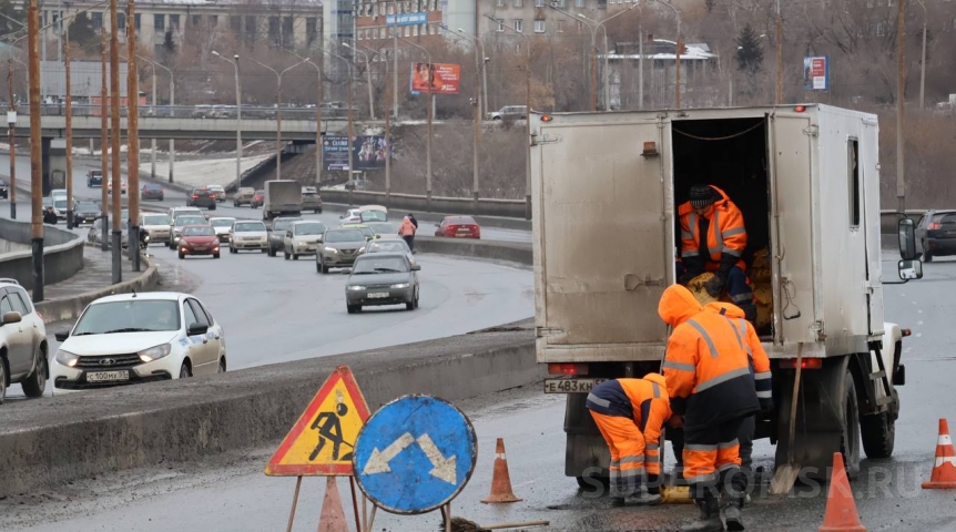 Какие дороги Ленинского округа Омска должны отремонтировать в апреле 2025 года?