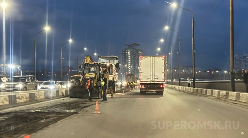 Внезапный ремонт на Фрунзенском мосту в Омске оказался гарантийным