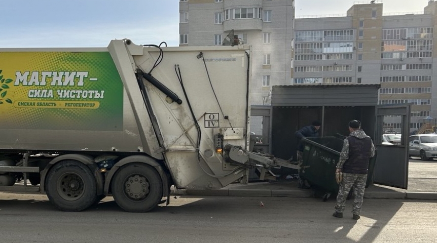 Как в Омске весной решают проблему вывоза ТКО