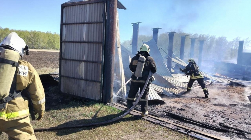 Под Омском горел склад