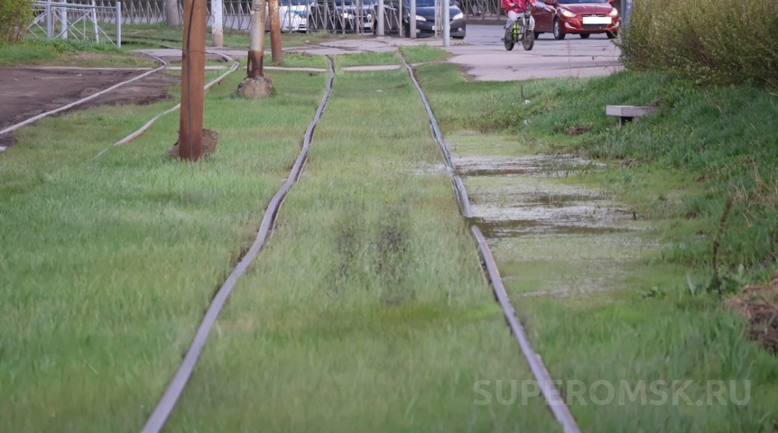 В Омске затопило трамвайные пути