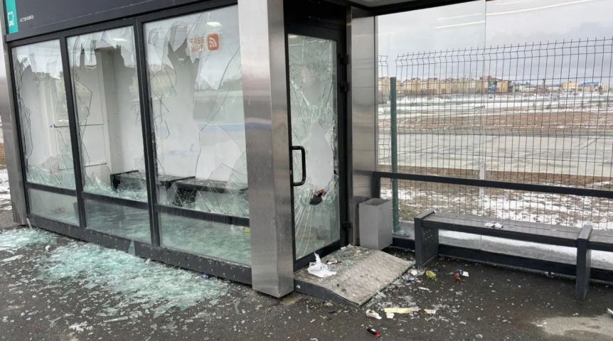 Погром остановок стал междугородней забавой омичей