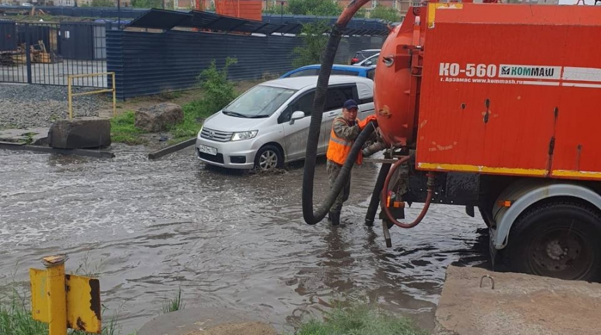 Омск начинает топить проливными дождями