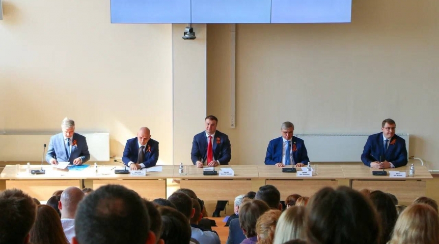 Виталий Хоценко представил коллективу Омского госуниверситета и. о. ректора