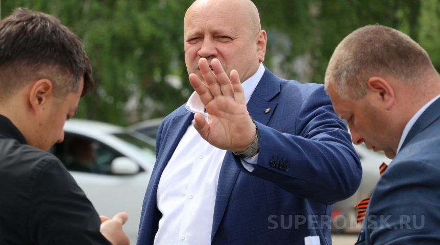 Мэр Омска Шелест рассказал о мошенниках, орудующих от его имени