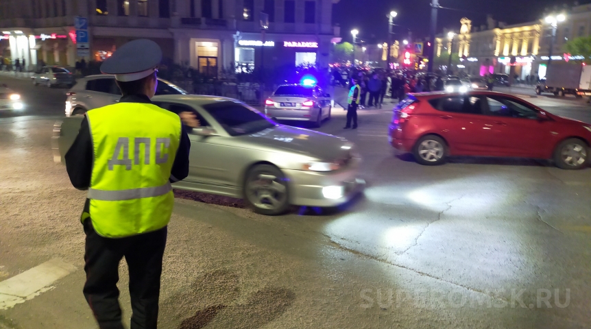 В Омске подросток посреди улицы устроил ролевые игры