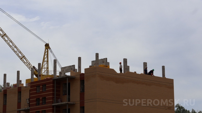 В Омске возобновилась стройка на Менделеева