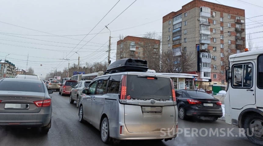 В Омске к вечеру усугубилась ситуация с пробками