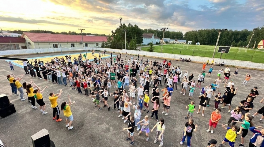 «Альпийская деревня» приглашает детей в летний лагерь