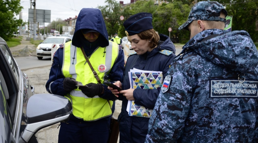 Омские приставы назвали место рейда с арестом машин у должников