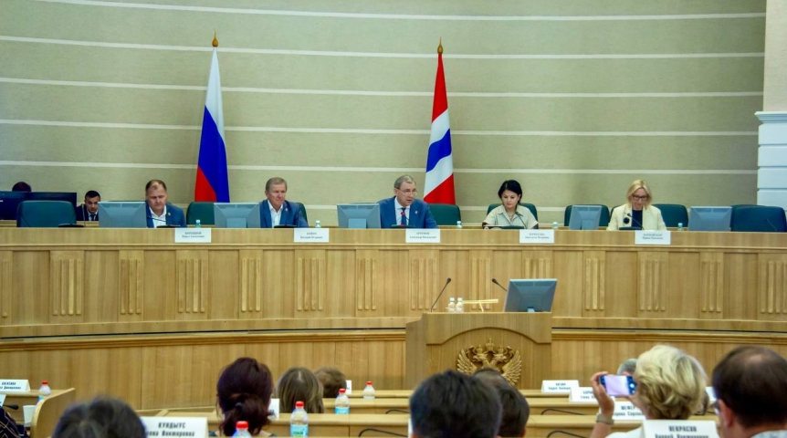 Спикер регионального парламента Александр Артемов принял участие в обучающем семинаре «Школа муниципального депутата»