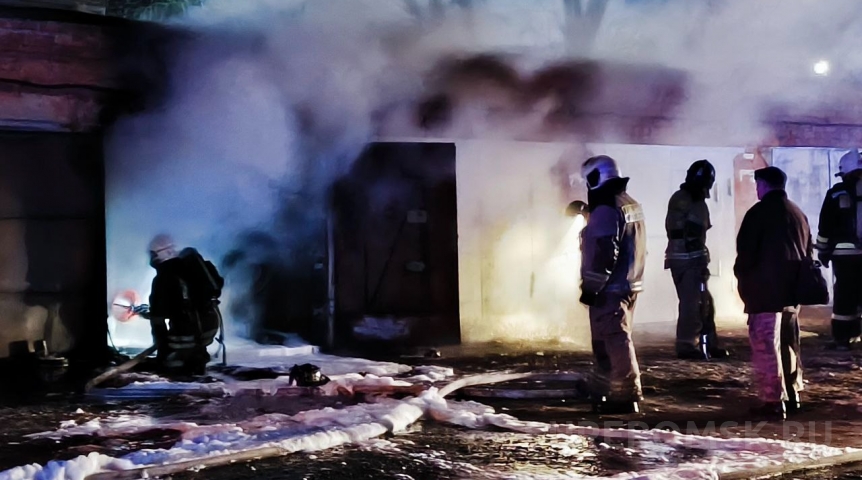 В Омске загорелся склад пиццерии