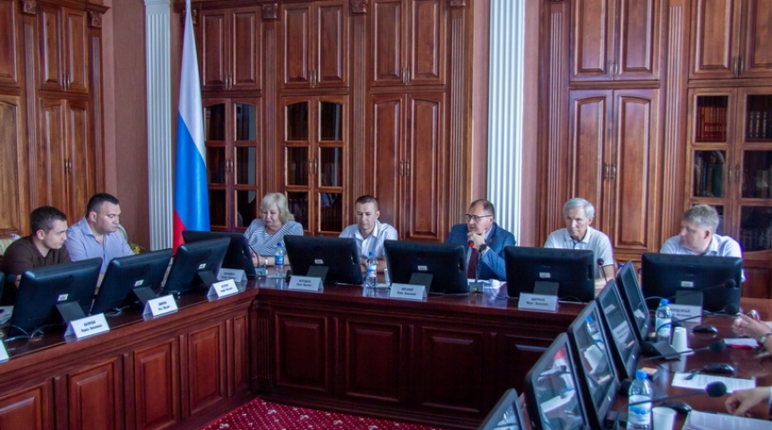 Депутаты областного парламента рассмотрели законопроект о патриотическом воспитании в регионе