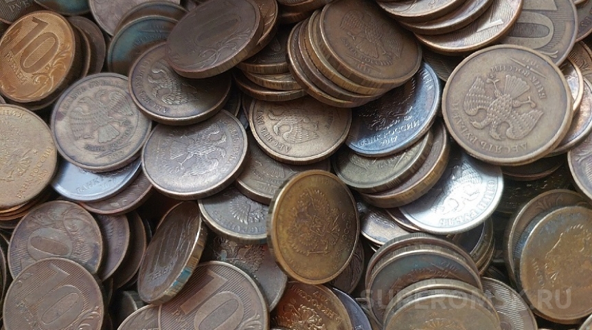 Омич попросил банк обменять ему 2,9 тысячи монеток