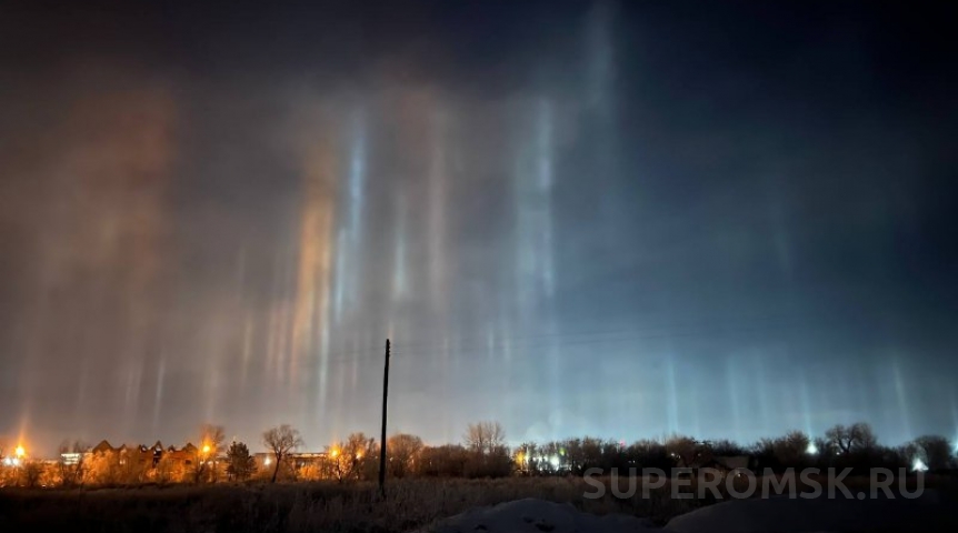 Названы версии происхождения странных огней в небе над Омском