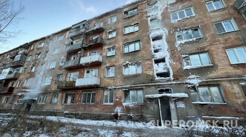 В Омске ввели режим повышенной готовности из-за риска обрушения многоэтажки