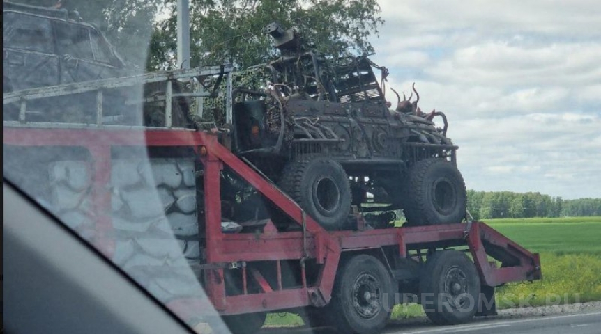 Под Омском засняли машину апокалипсиса