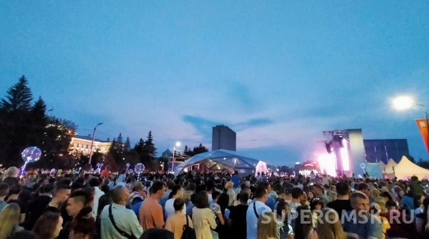 На День Омска позвали певицу за 2,5 миллиона рублей