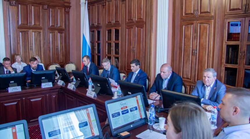 Профильный комитет областного парламента обсудил деятельность омских бюджетных учреждений