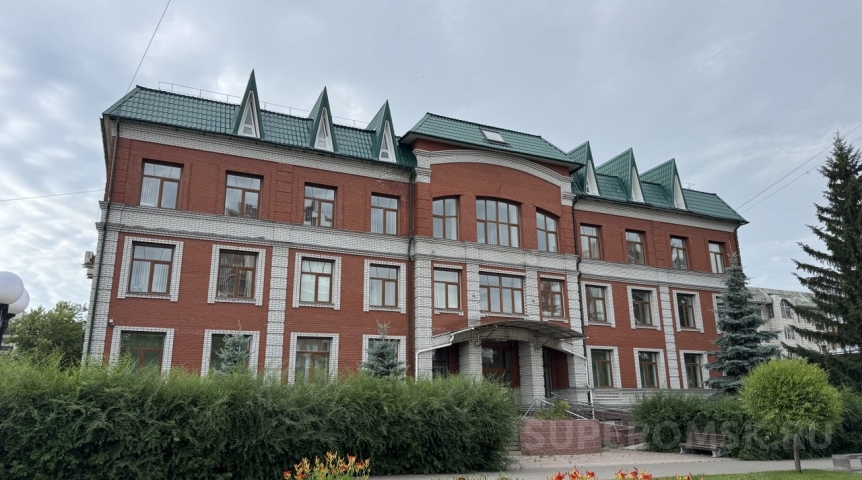 В центре Омска продают здание еще одного банка