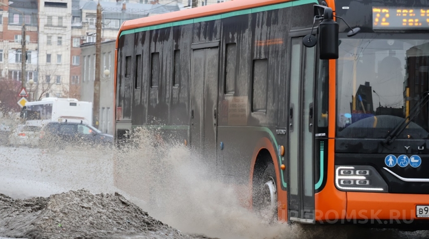 В Омске нашли перевозчика на три автобусных маршрута с 1 января 2026 года