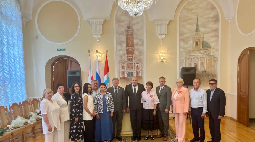 Омского музыканта Гализдру внесли в Книгу почета