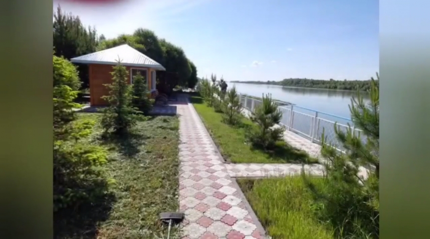 Известного омского строителя обязали вернуть жителям доступ к Иртышу