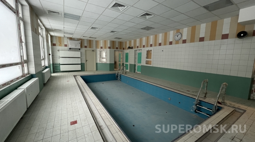 Новый бассейн при школе в омской Крутой Горке на 18 лет передадут частнику