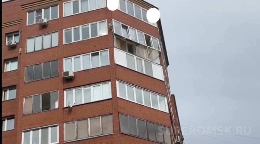 Бастрыкин затребовал доклад по рухнувшему на женщину балкону в Омске