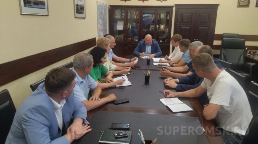 Мэр Омска Шелест провел штаб по ликвидации последствий урагана