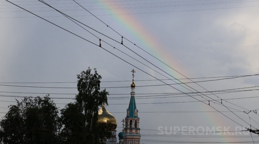 В небе над Омском появилось чудесное явление