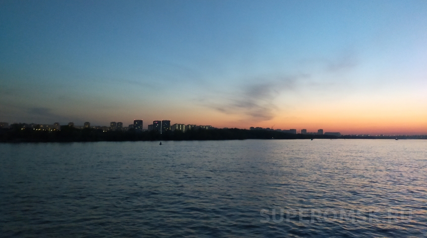 Омича обязали поднять со дна реки затонувший теплоход