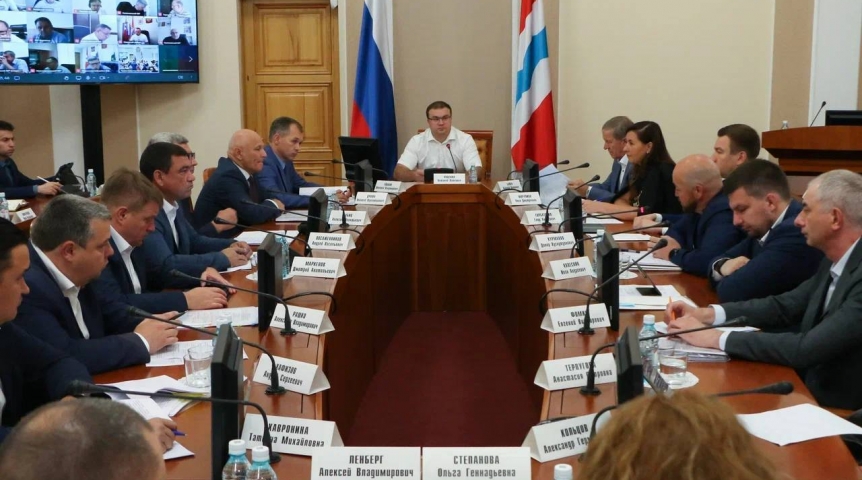 Хоценко поставил задачу по ремонту дорог в Омской области