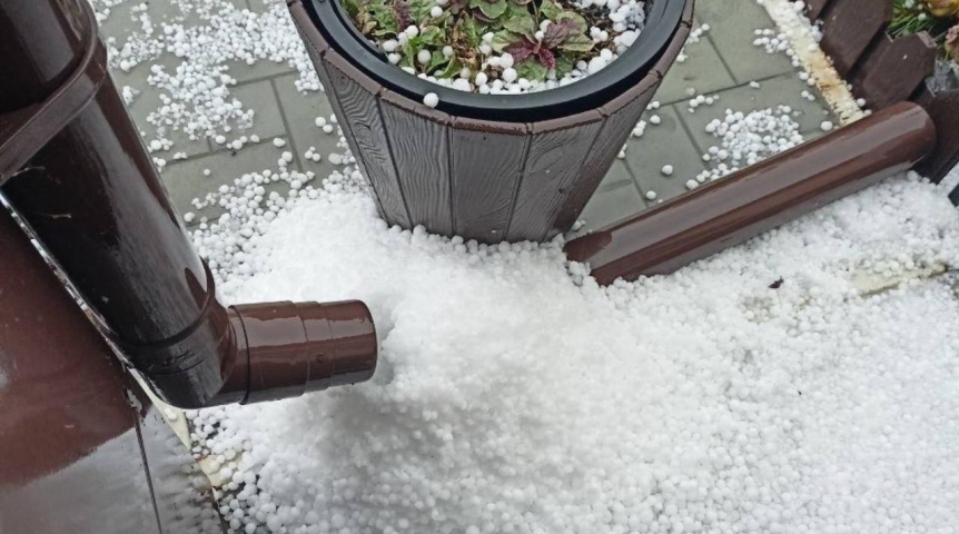 Сугробы летом: на Омск и область обрушился мощный град