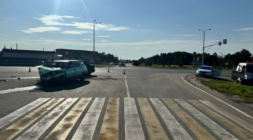 В жестком ДТП на трассе под Омском погиб пожилой водитель