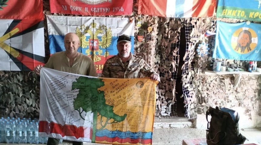 Геннадий Долматов сопровождает доставку в ЛНР гумконвоя из Омского района