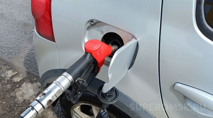 В Омске не планируют отпуск бензина по талонам