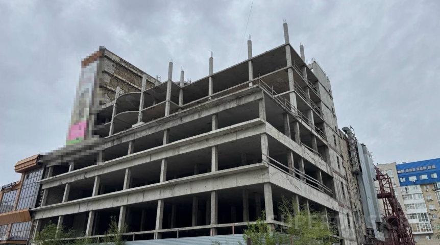 В Омске не смогли продать недострой гостиницы в центре