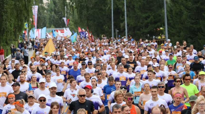 Губернатор Хоценко открыл 36-й Сибирский международный марафон в Омске