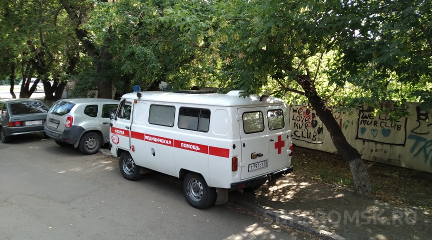 Общество Омичи стали реже вызывать бригады скорой помощи
