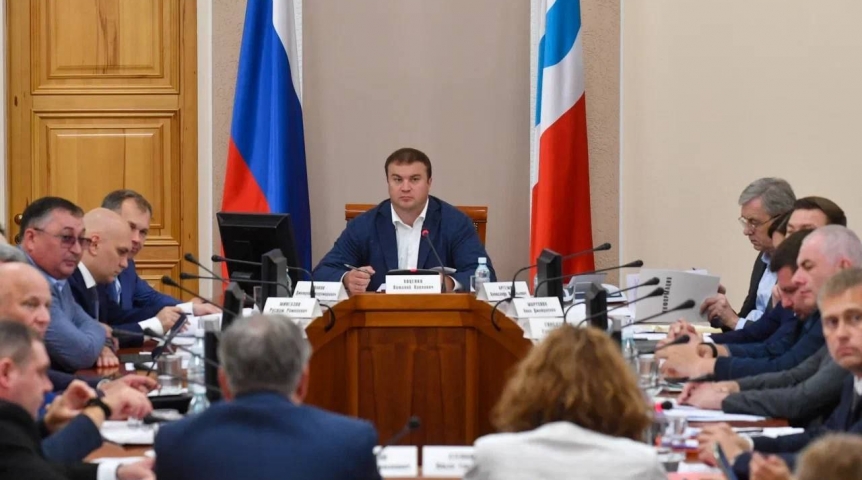 Омский губернатор Виталий Хоценко дал поручение к 1 сентября