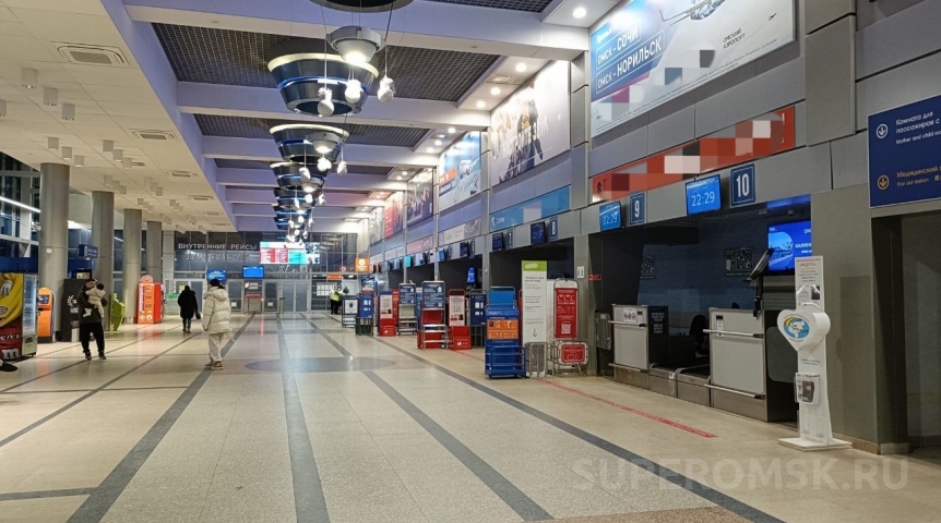 В омском аэропорту задерживаются девять рейсов