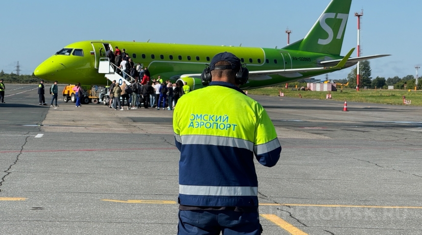 Омский аэропорт назвал причину массовых задержек