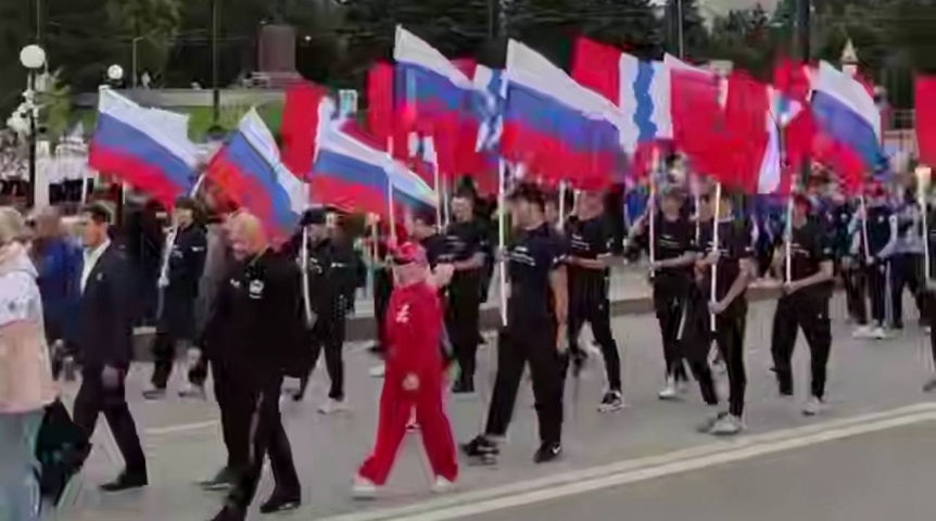 В Омске провели парад в честь Дня физкультурника