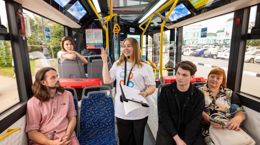 На троллейбусном маршруте № 4 в Омске запустили аудиогид при поддержке ОНПЗ