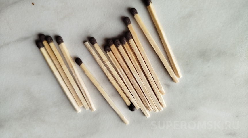 Омич продает «редкий» коробок спичек за миллион